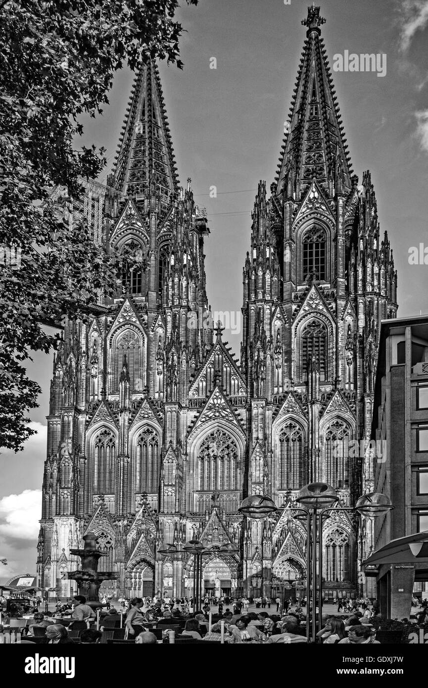 The cologne cathedral Black and White Stock Photos & Images - Alamy