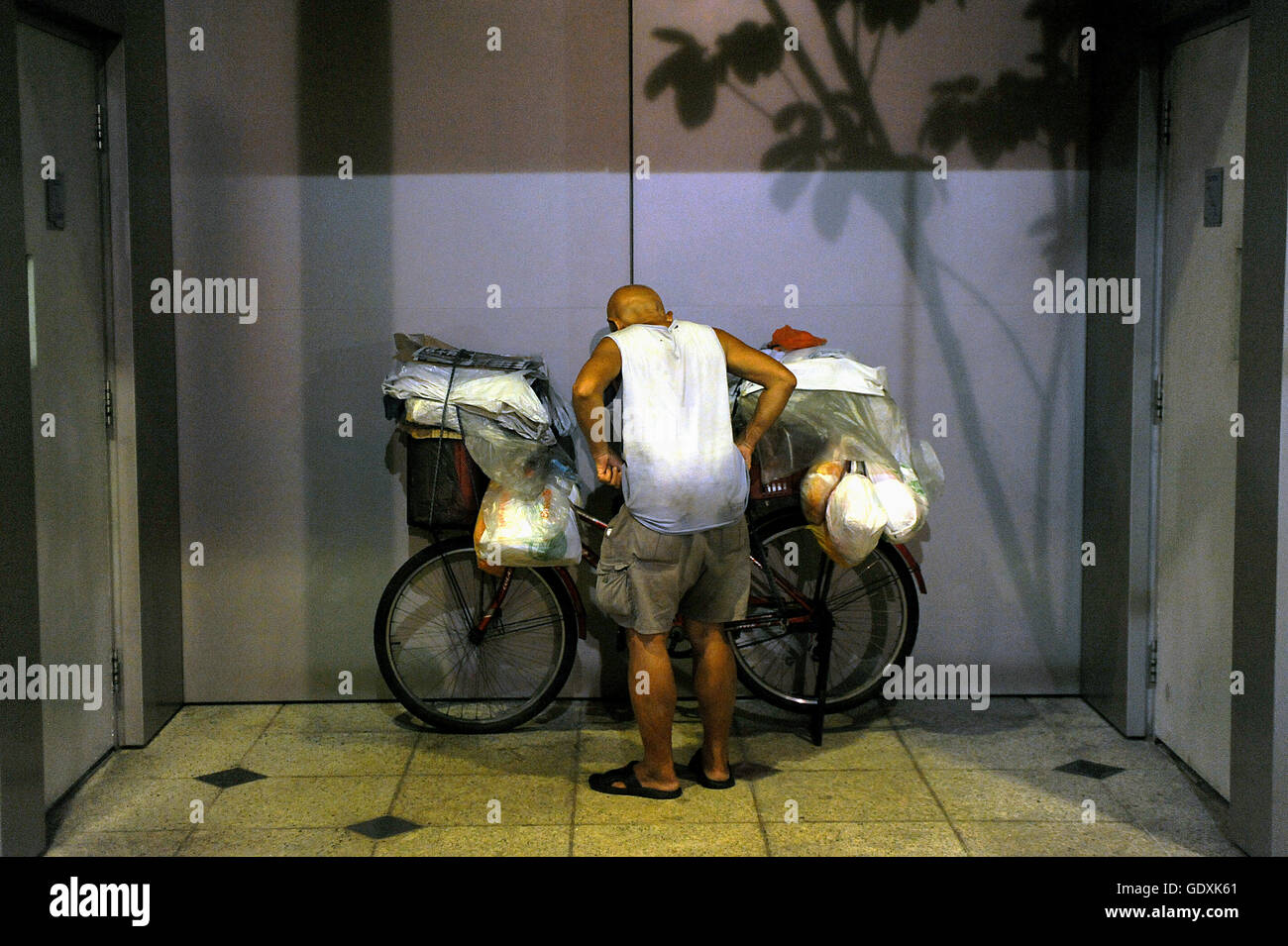 poverty-in-singapore-stock-photo-alamy