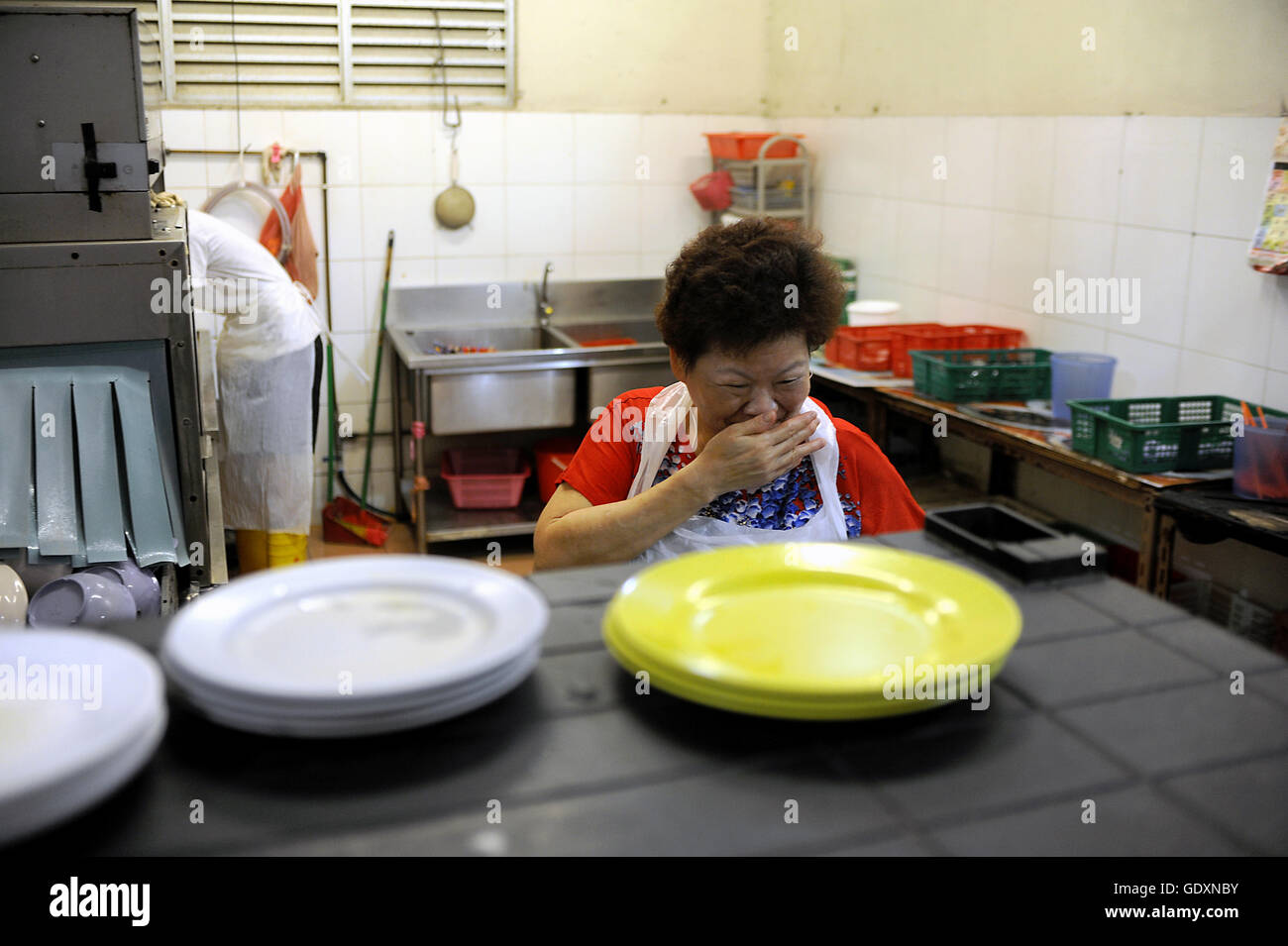 Dishwasher in Singapore Stock Photo Alamy