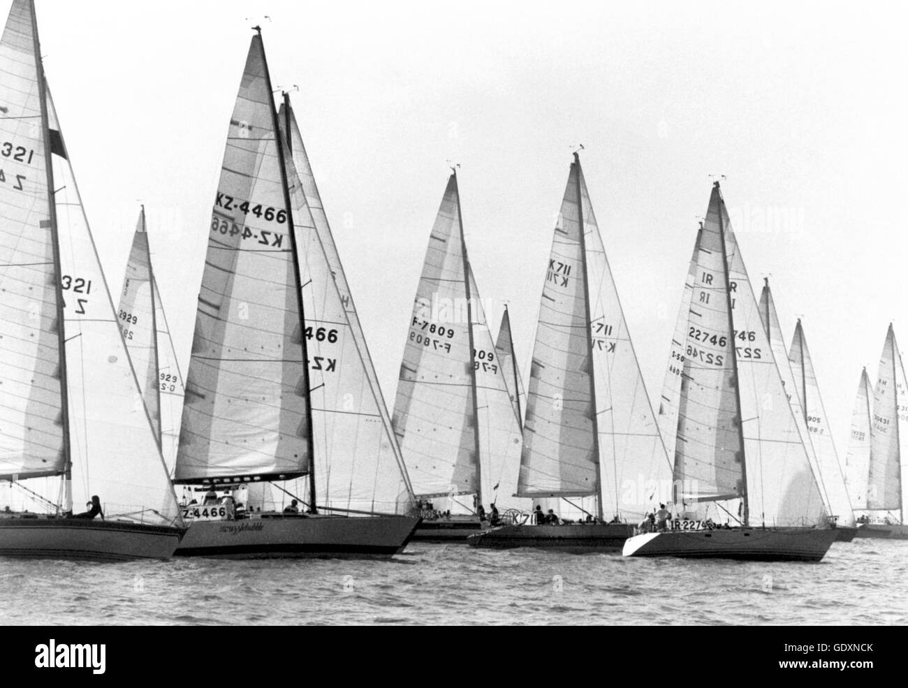 AJAXNETPHOTO. 29TH JULY, 1981. COWES, ENGLAND. - ADMIRAL'S CUP 1ST RACE - 16 NATIONS ARE CONTESTING THIS YEAR'S ADMIRAL'S CUP PRIZE. HERE SOME OF THE 48 STARTERS DRIFT OFF INTO A MISTY SOLENT AND AN EVENTUALLY SHORTENED COURSE. SURPRISE WINNERS WERE CAIMAN II, ALMAGORES AND PINTA.  PHOTO:JONATHAN EASTLAND/AJAX  REF:YAR FLEET ADC 2907 1981 Stock Photo