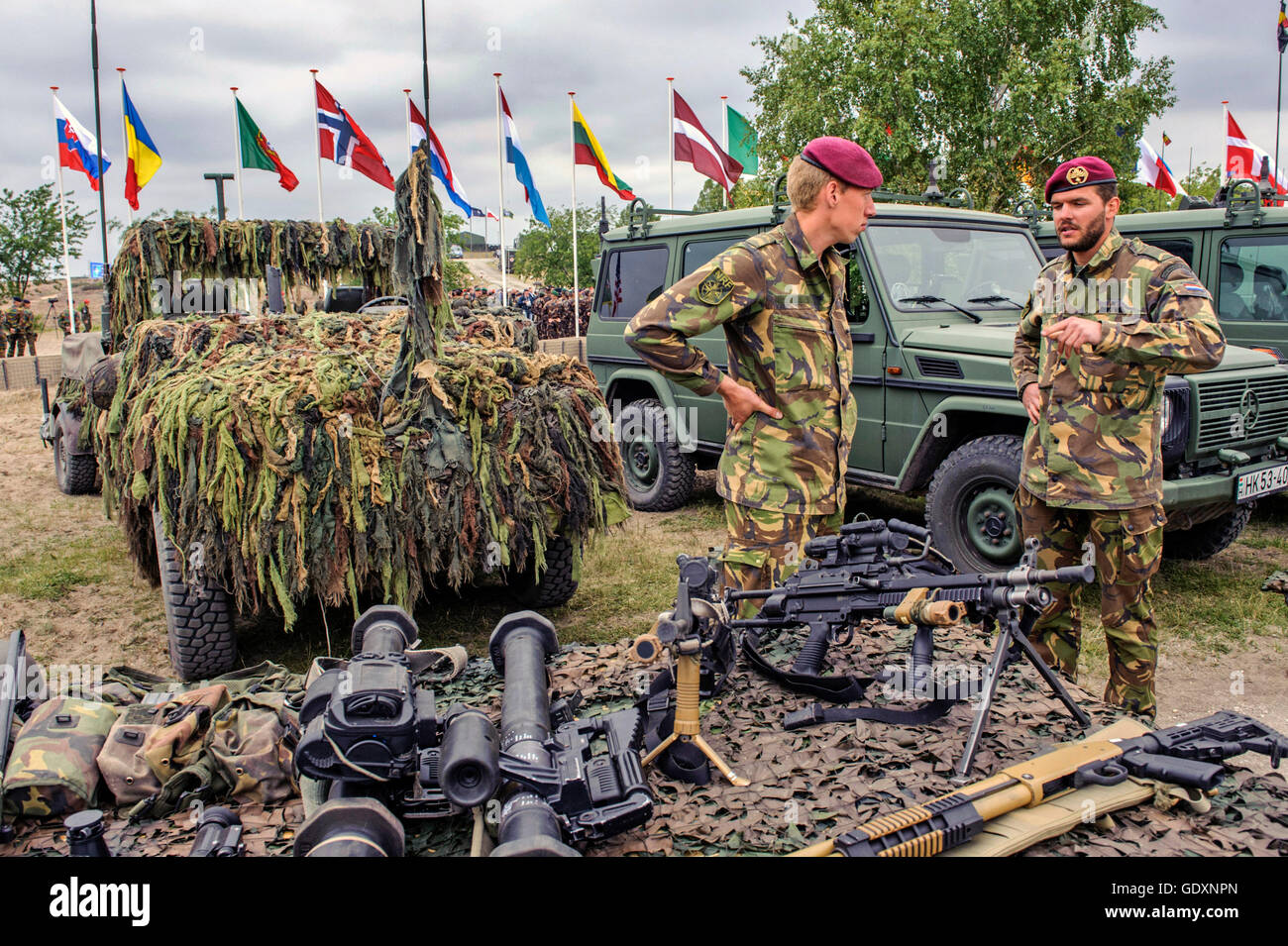 Dutch soldiers hi-res stock photography and images - Alamy