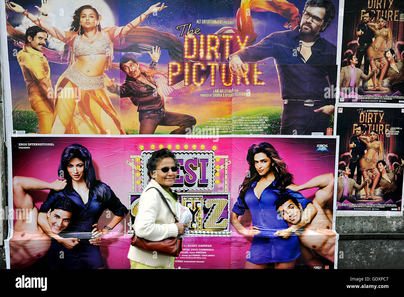 Movie posters in kolkata hires stock photography and images Alamy