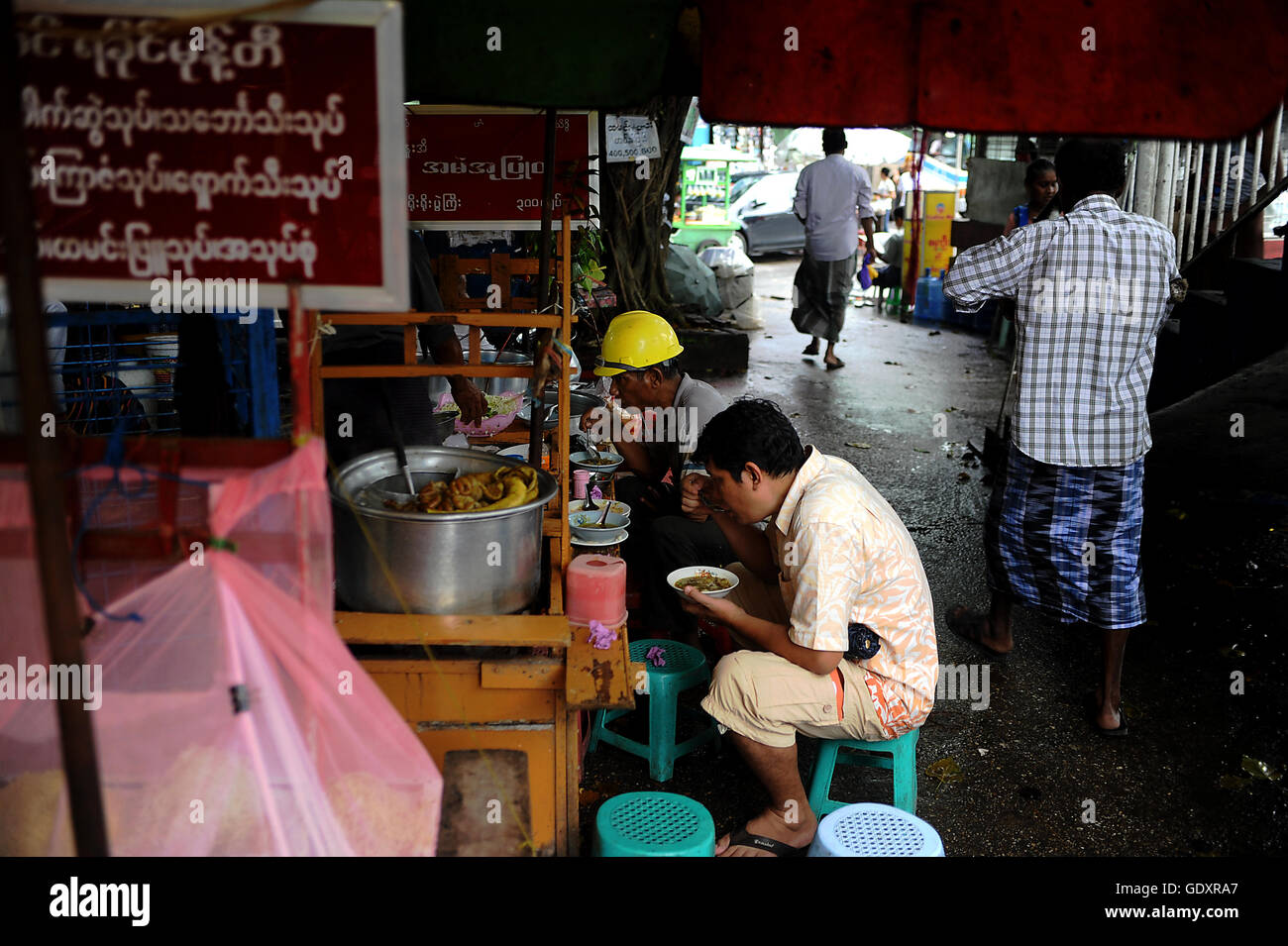 MYANMAR. Yangon. 2014. Streetfood Stock Photo