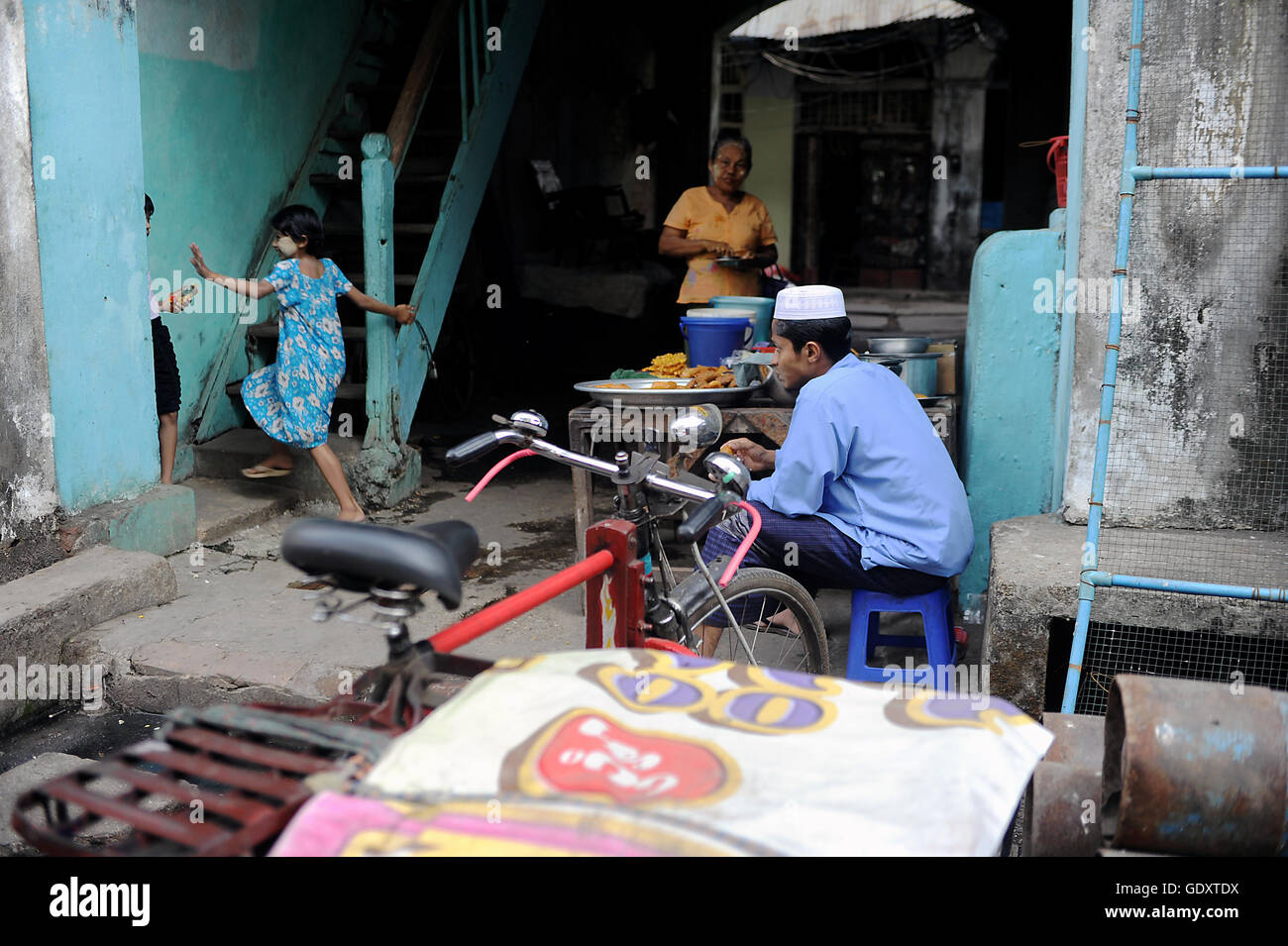 MYANMAR. Yangon. 2014. Streetfood Stock Photo