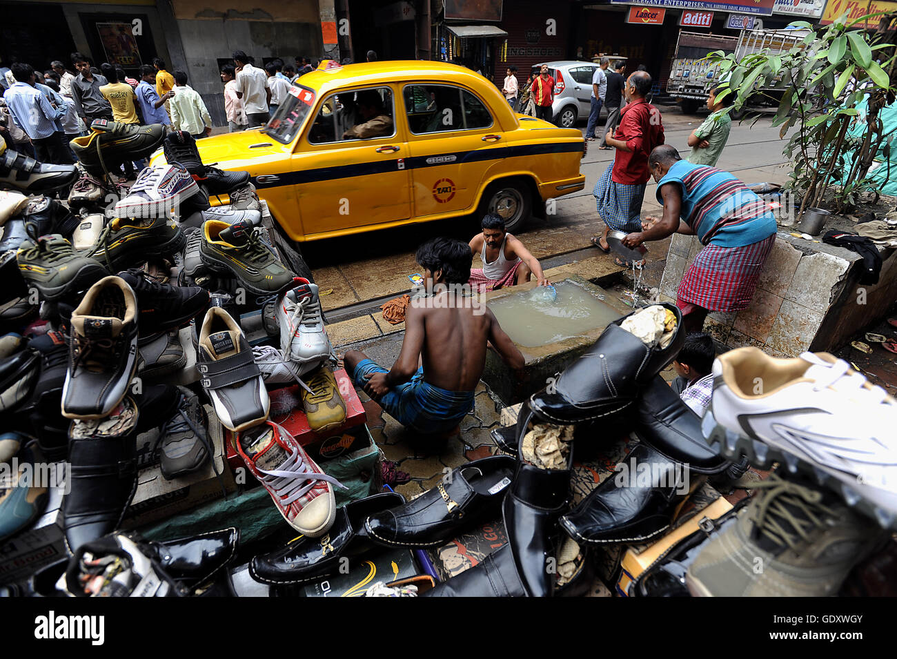 India. Kolkata. 2011. Street Scene Stock Photo - Alamy