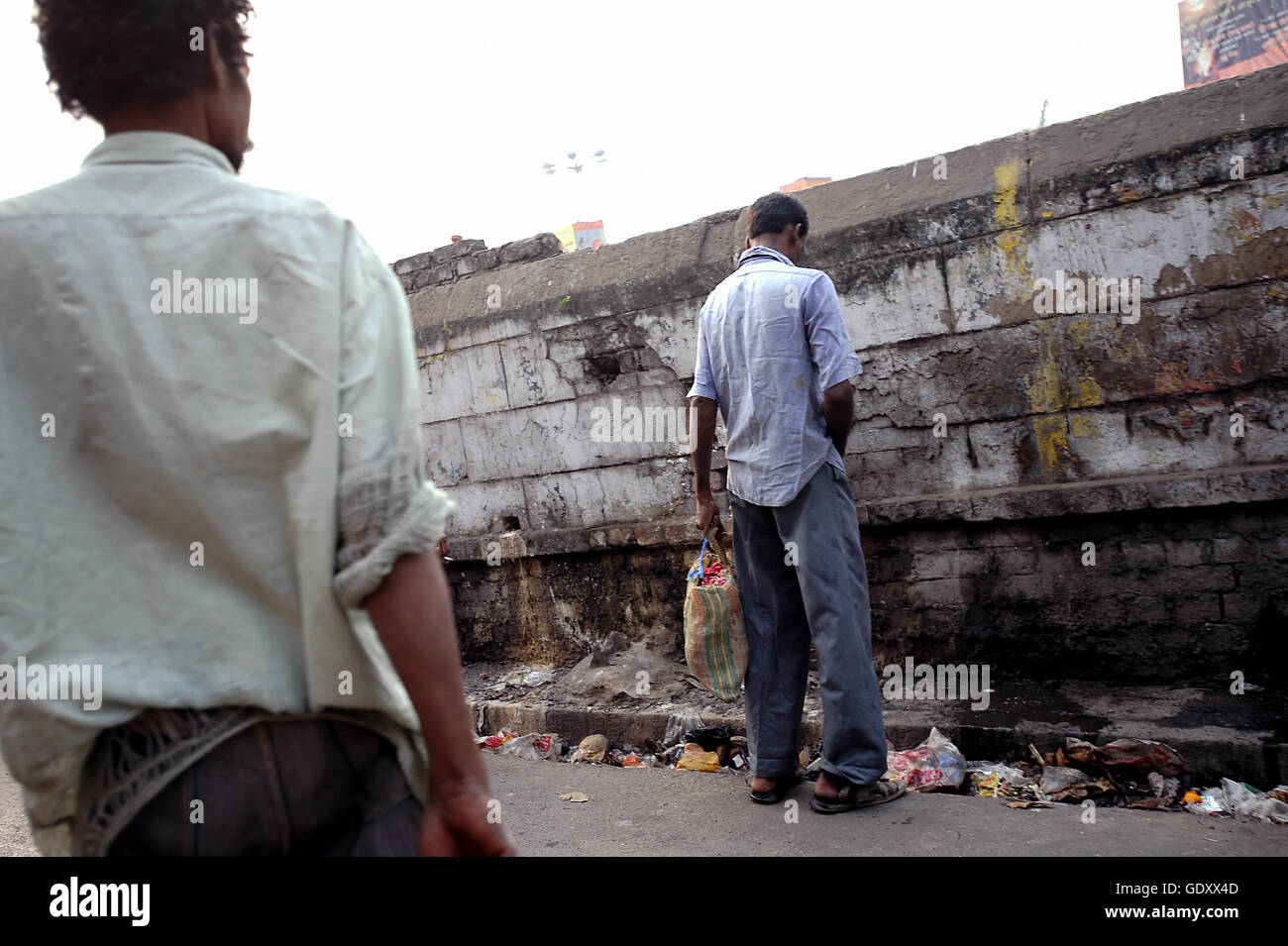 INDIA. Kolkata. 2011. Street toilet Stock Photo Alamy