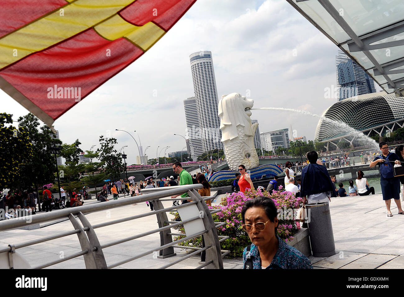 Singapores marina bay merlion hi-res stock photography and images - Alamy