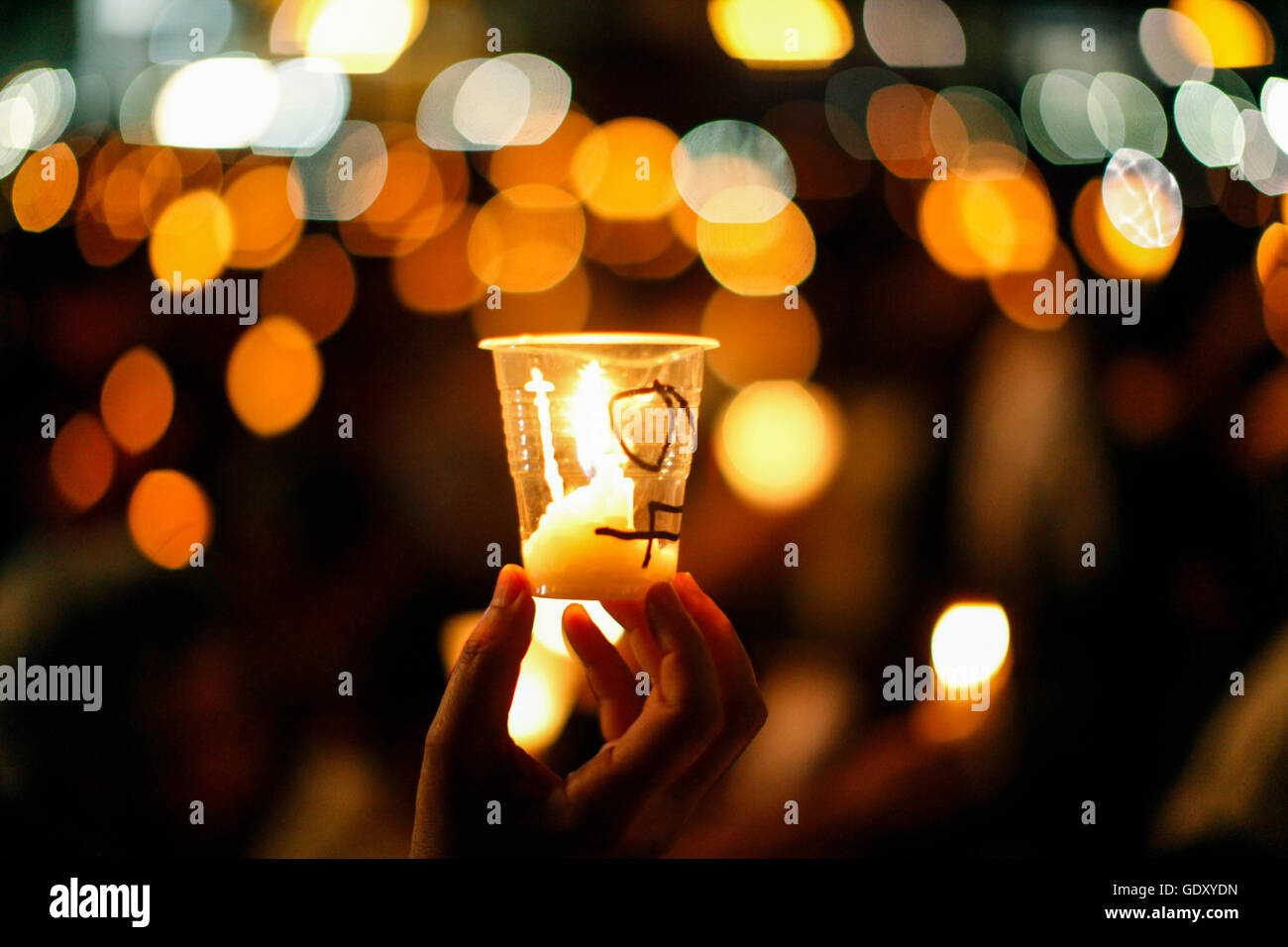 Candlelight vigil hires stock photography and images Alamy