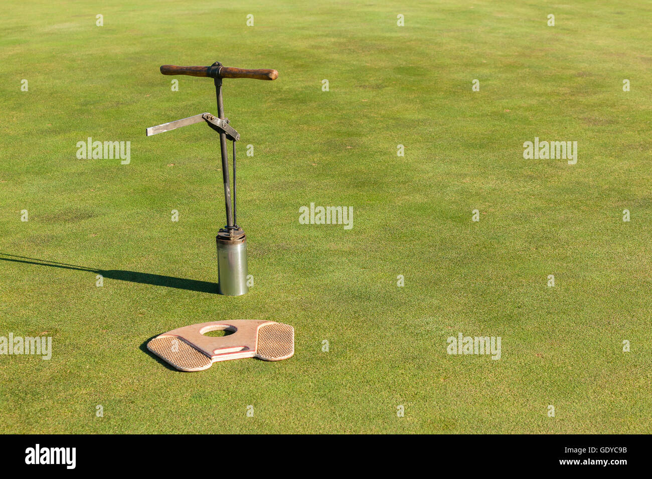 Hole cutter hires stock photography and images Alamy