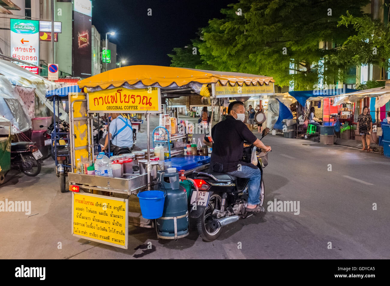 Mobile street food stall in Chiang Mai night market,Thailand Stock ...