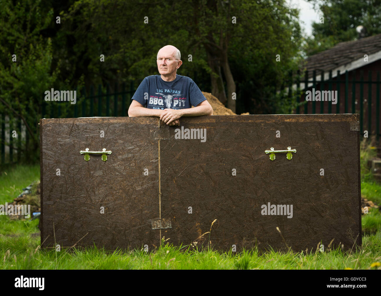 Buried alive coffin hires stock photography and images Alamy