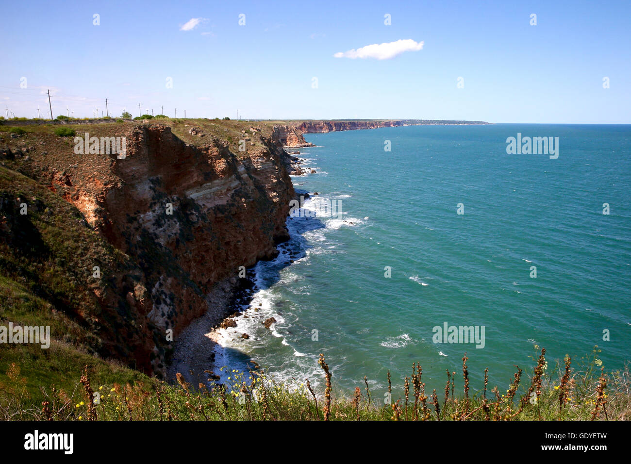 strong wind drives the waves on the rocks Stock Photo - Alamy