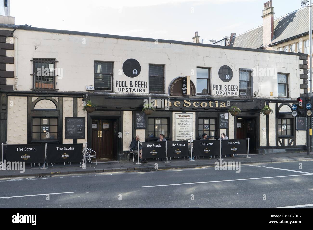 Old glasgow pubs hires stock photography and images Alamy