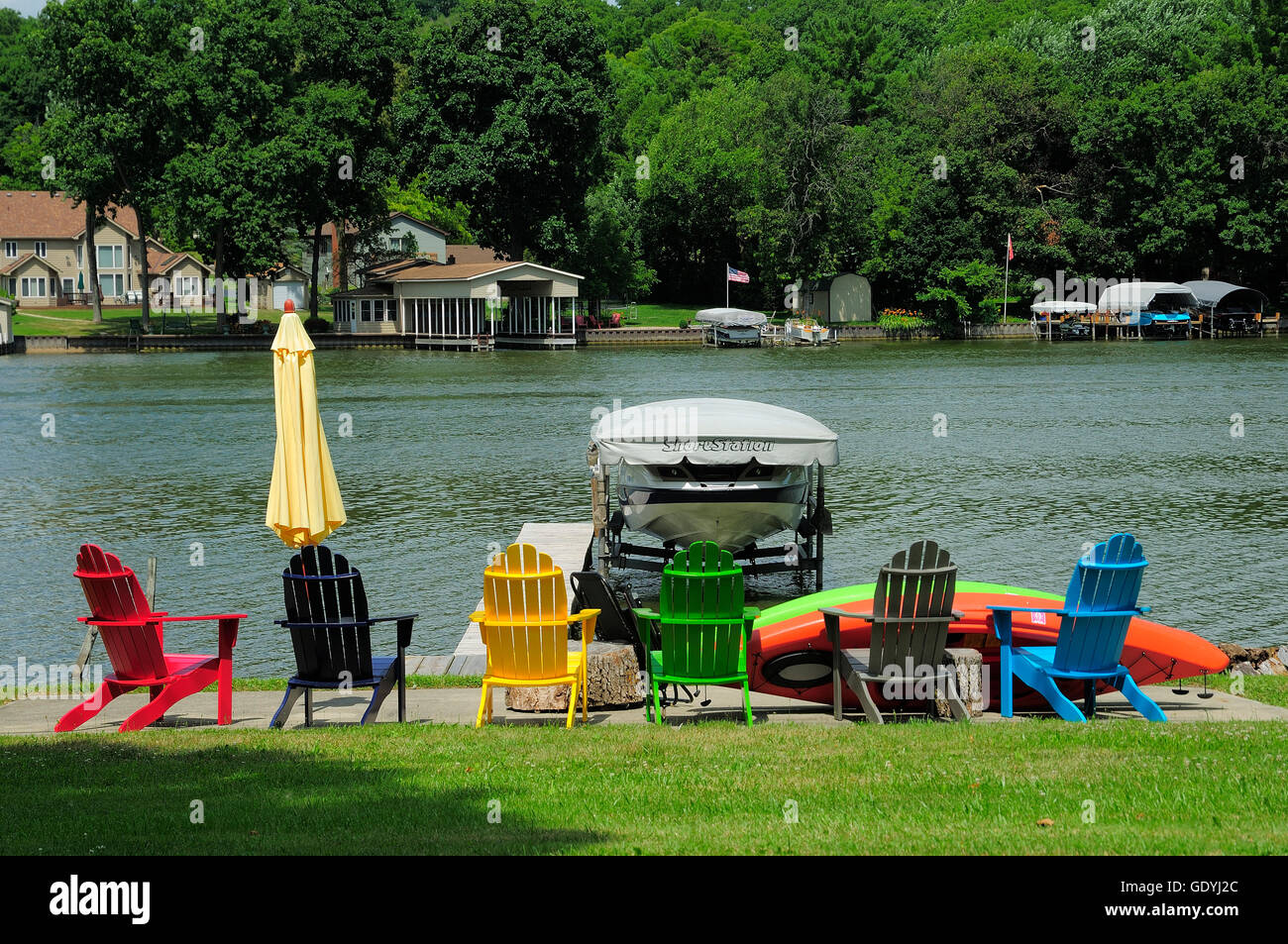 Recreational summer on the Fox River. Waterfront patio Stock Photo Alamy