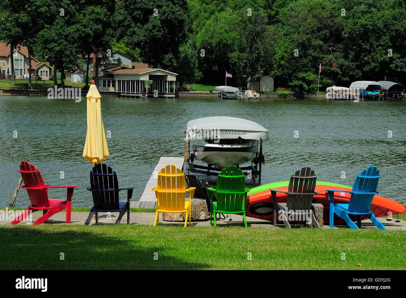 Recreational summer on the Fox River. Waterfront patio Stock Photo Alamy