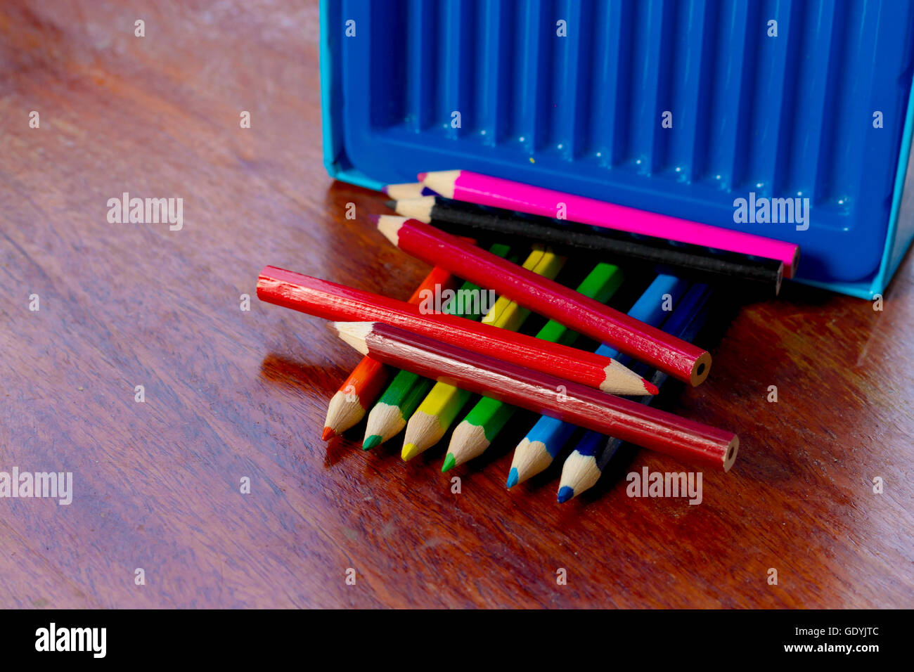 crayona pencil or stick of colored chalk or wax, used for drawing