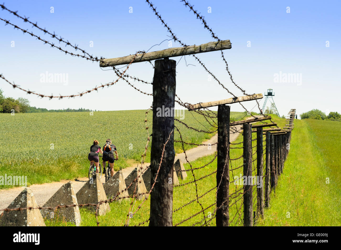 Horni Breckov (Oberfröschau): Rest Iron Curtain , barbed wire , watchtower on the border with Austria in Cizov ( Zaisa ), Czech  Stock Photo