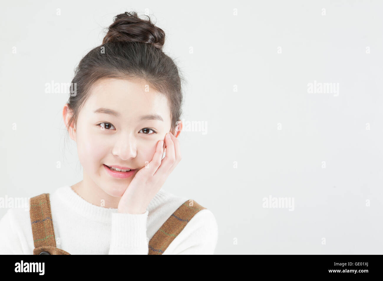 Korean girl smiling hi-res stock photography and images - Alamy