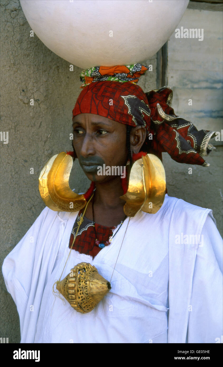 Fulani jewelry hi-res stock photography and images - Alamy