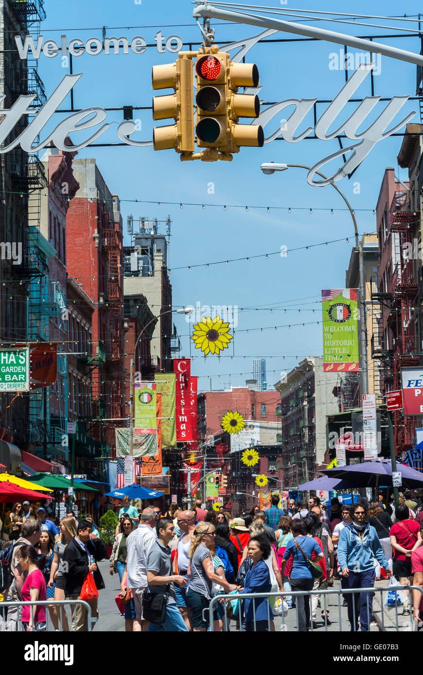 New York City, NY, USA, Chinese Large Crowd of People Walking on Street in Chinatown Neighborhood, Manhattan, Mulberry Street, Stop Light Stock Photo