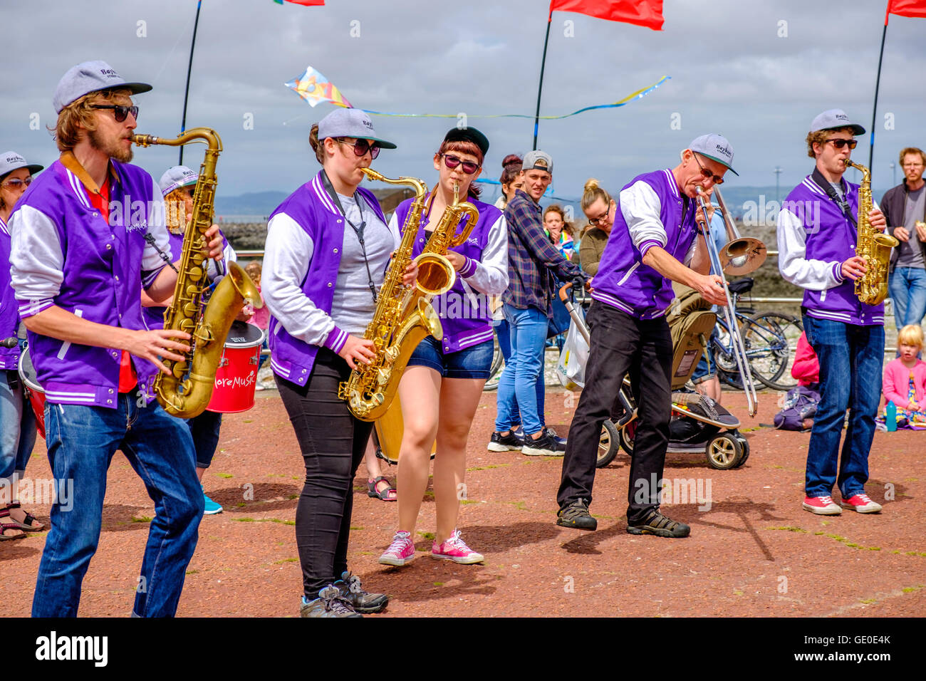 Bay Beat Street Band Stock Photo Alamy