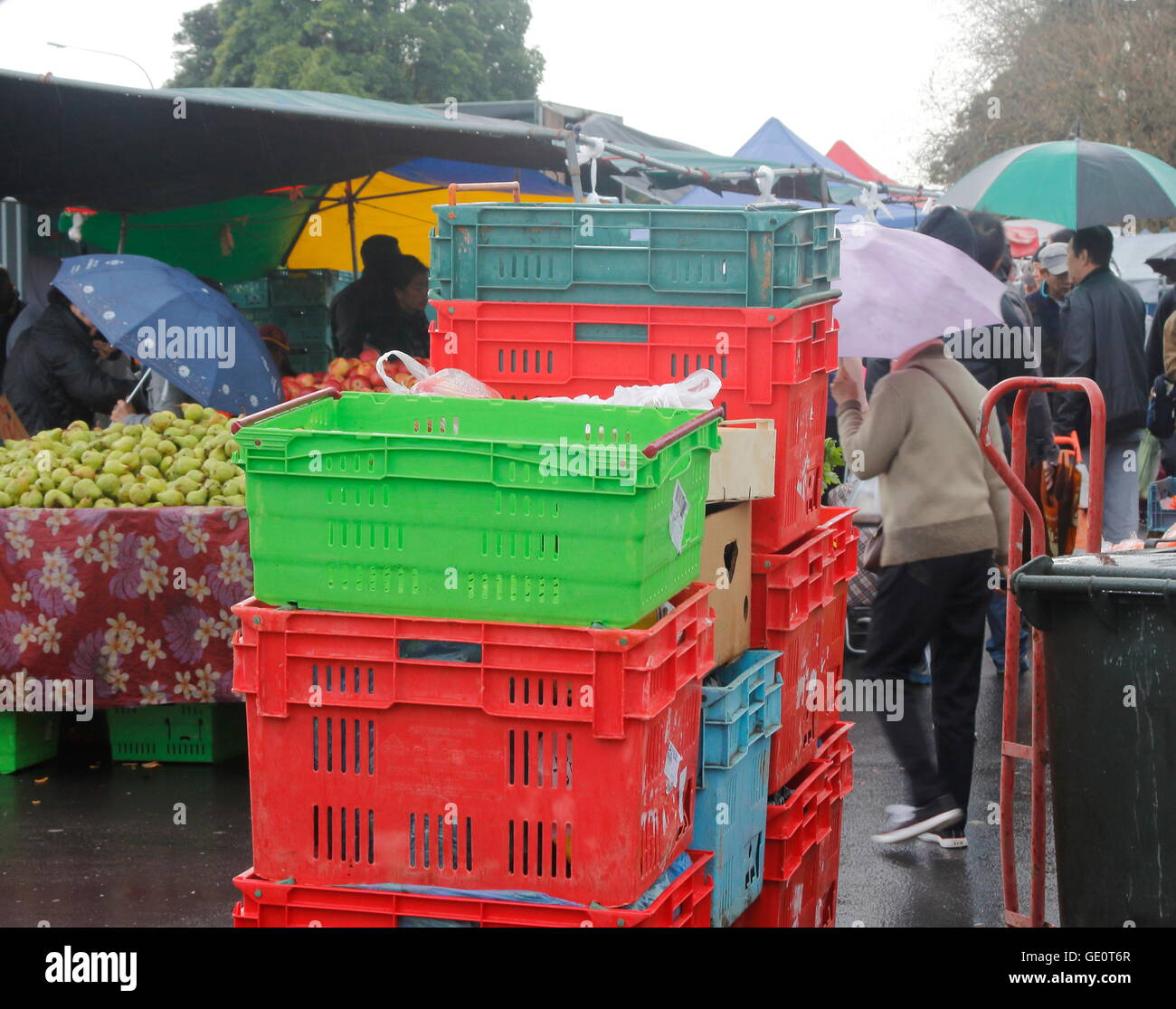 Vegetable boxes hires stock photography and images Alamy