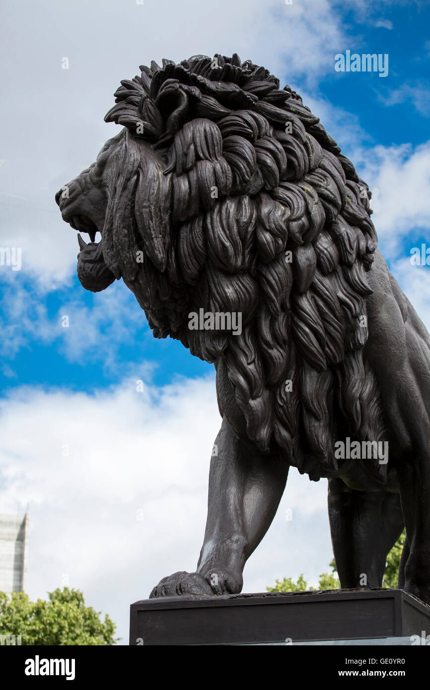 Statue of a lion in Forbury Gardens, Reading, UK Stock Photo