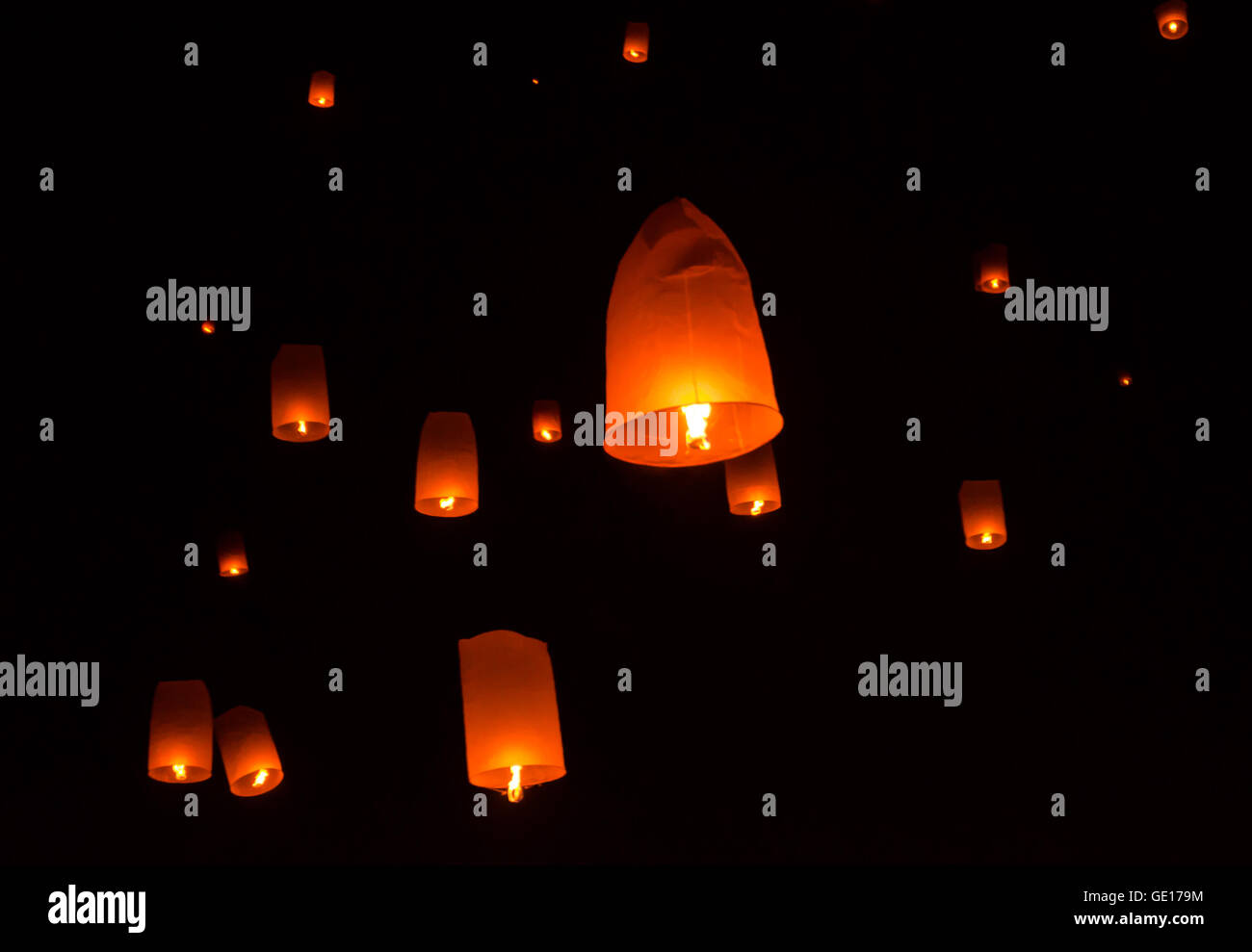Floating lantern in Yee Peng festival, Buddhist floating lanterns to