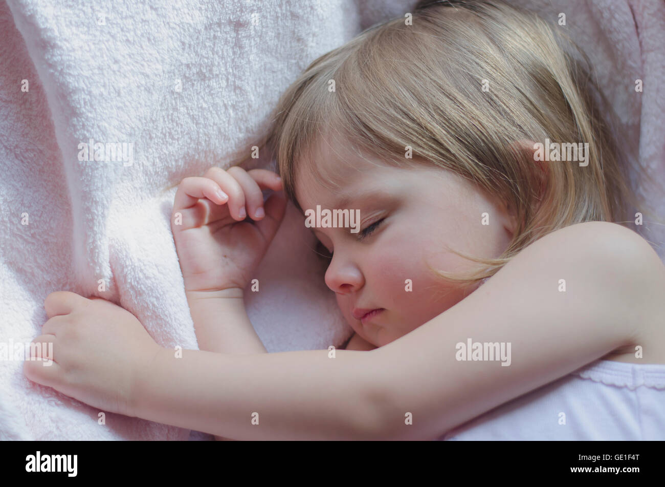 Toddler girl sleeping hi-res stock photography and images - Alamy