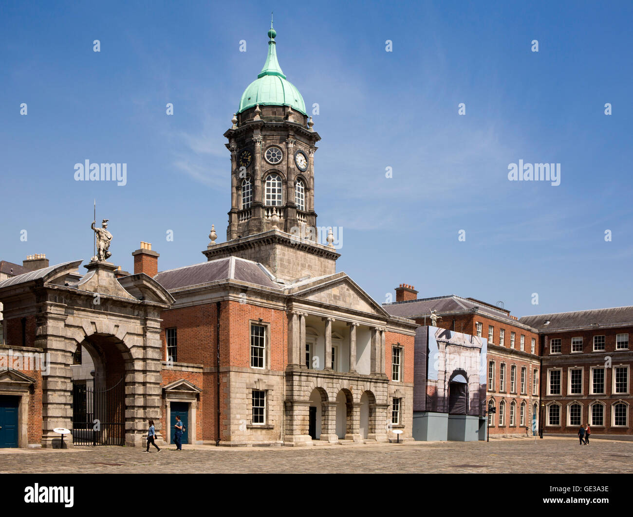 Ireland, Dublin, Dublin Castle, Upper Courtyard, 1750 Gate of Fortitude and 1761 Bedford Tower Stock Photo