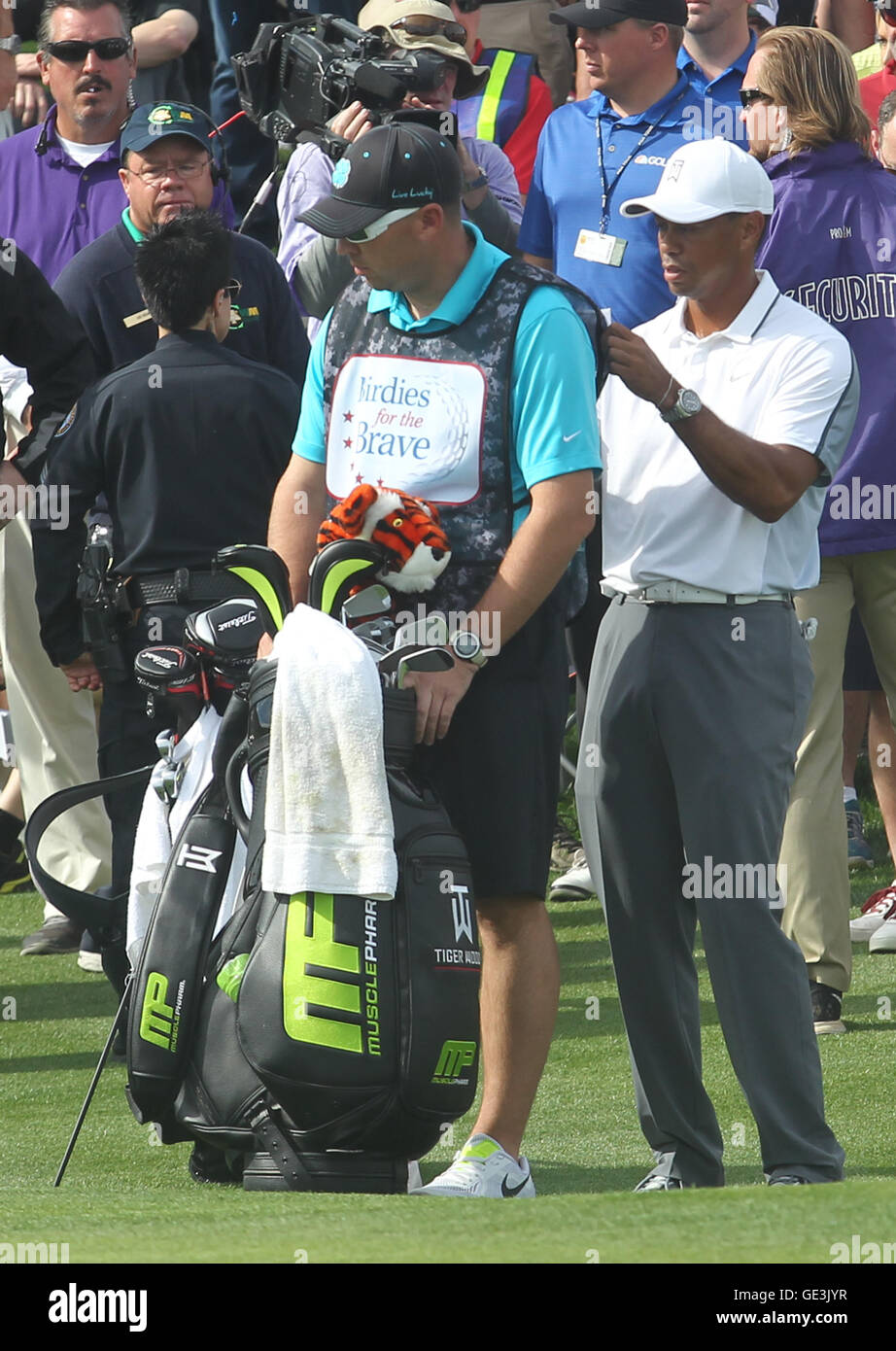 SCOTTSDALE, AZ - JANUARY 28: Tiger Woods at the Waste Management