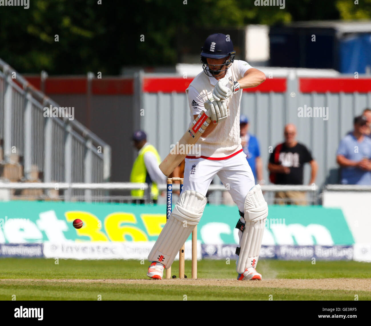 Old Trafford Cricket Ground, Manchester, UK. 23rd July, 2016. International Cricket 2nd Investec Test England versus Pakistan. England started the 2nd day on 314-4. England bowler Chris Woakes made a confident start to the day after coming on as night watchman last night. Credit:  Action Plus Sports/Alamy Live News Stock Photo