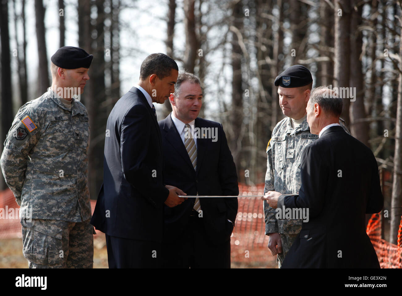 Springfield, VA - February 11, 2009 -- United States President Barack Obama (2L) and Virginia Governor Tim Kaine (3L) look at a map of the Construction site of Fairfax County Parkway connector that they are visiting, surrounded by Colonel Jerry Blixt (L), Colonel Mark Moffatt (2R) and Director of the North Atlantic Division of the US Army Corps of Engineers James Stuart Turkel, Springfield, VA, Tuesday, February 11, 2009.Credit: Aude Guerrucci - Pool via CNP - NO WIRE SERVICE- Stock Photo