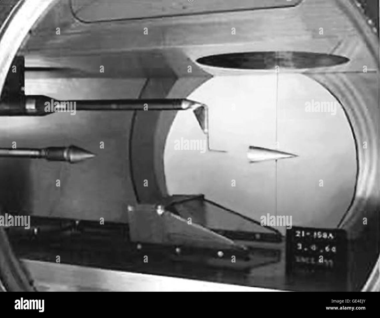 Hypersonic wind tunnel testing hi-res stock photography and images - Alamy
