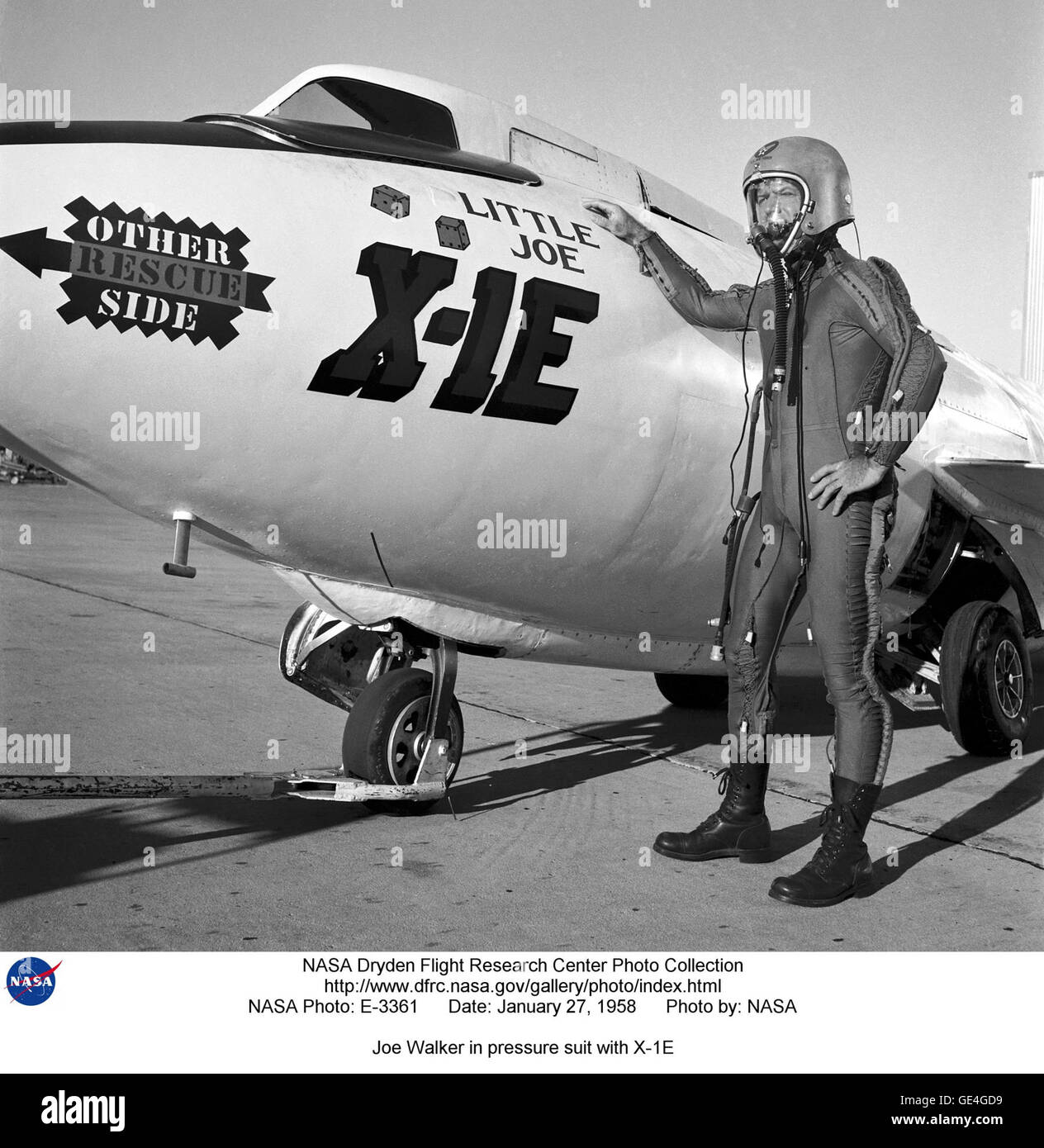 Joe Walker in pressure suit with X-1E 5134456651 o Stock Photo