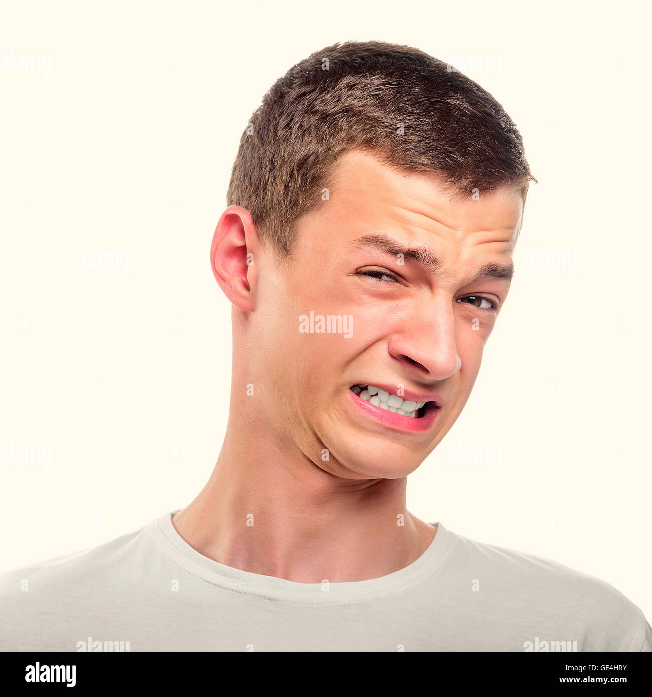 Отвращение эмоция. Подавлять отвращение. Девушка отвращение. Подавлять отвращение. Отвращение эмоция.