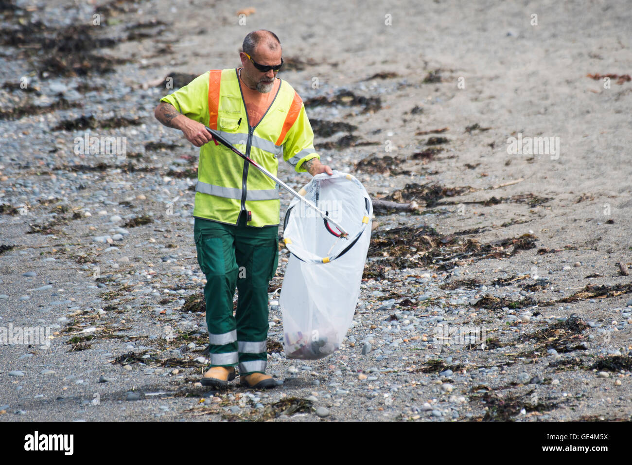 Litter Picker High Resolution Stock Photography and Images Alamy