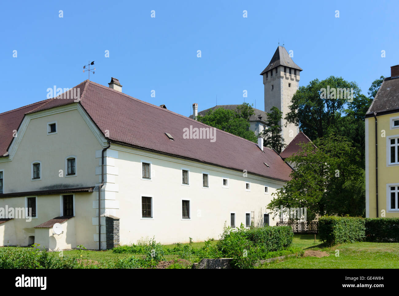 Allentsteig: Meierhof (lower Schlössl ) and Castle Allentsteig ( Tower ), Austria, Niederösterreich, Lower Austria, Waldviertel Stock Photo