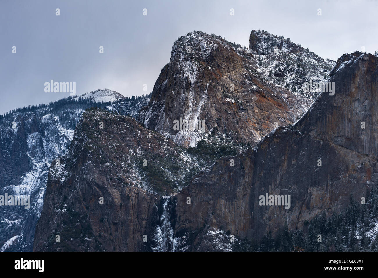 Yosemite's Cathedral Rocks from tunnel view Stock Photo - Alamy