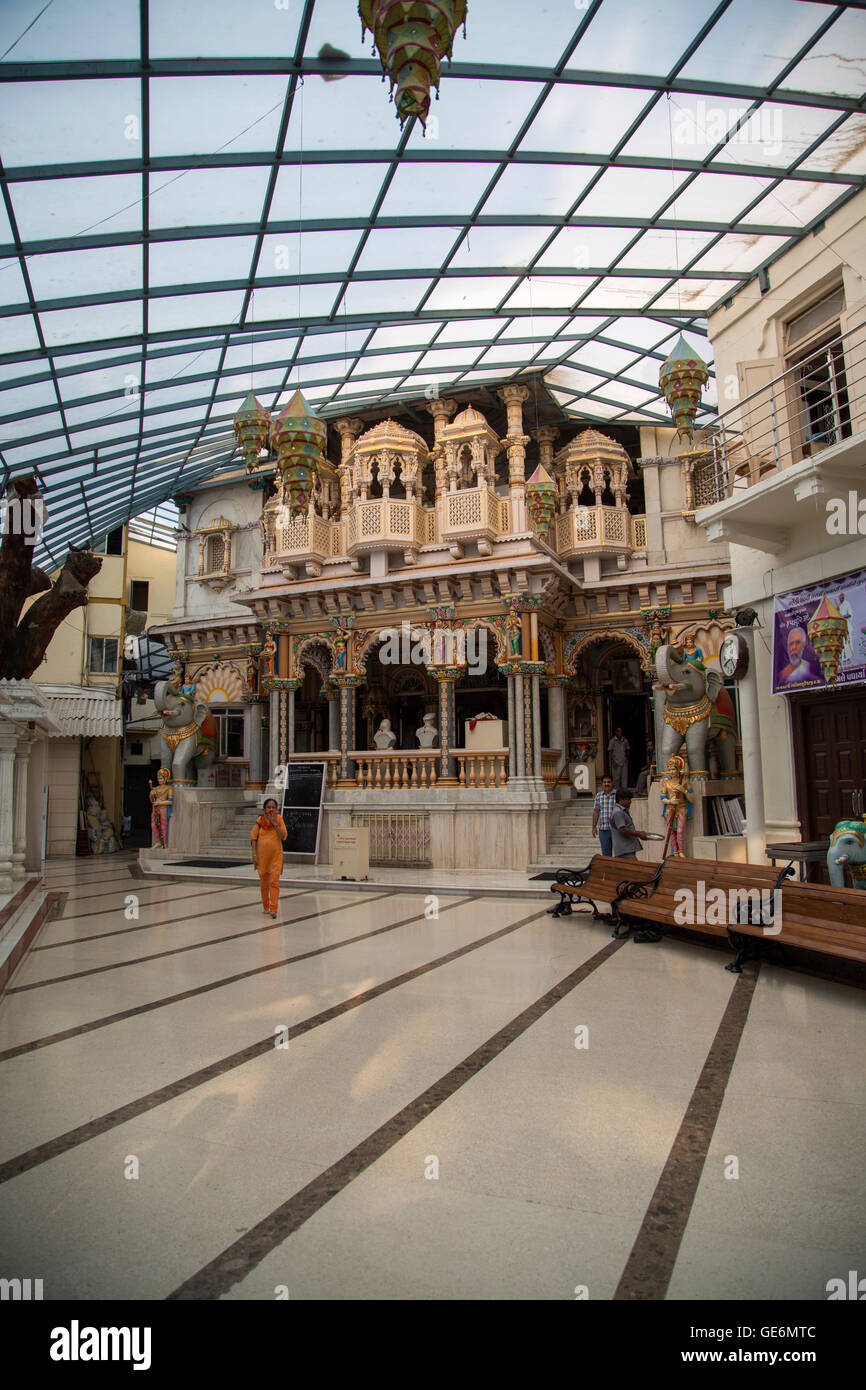 MUMBAI, INDIA - OCTOBER 10, 2015: Unidentified people by Babu Amichand Panalal Adishwarji Jain Temple in Mumbai. Mumbai has one  Stock Photo