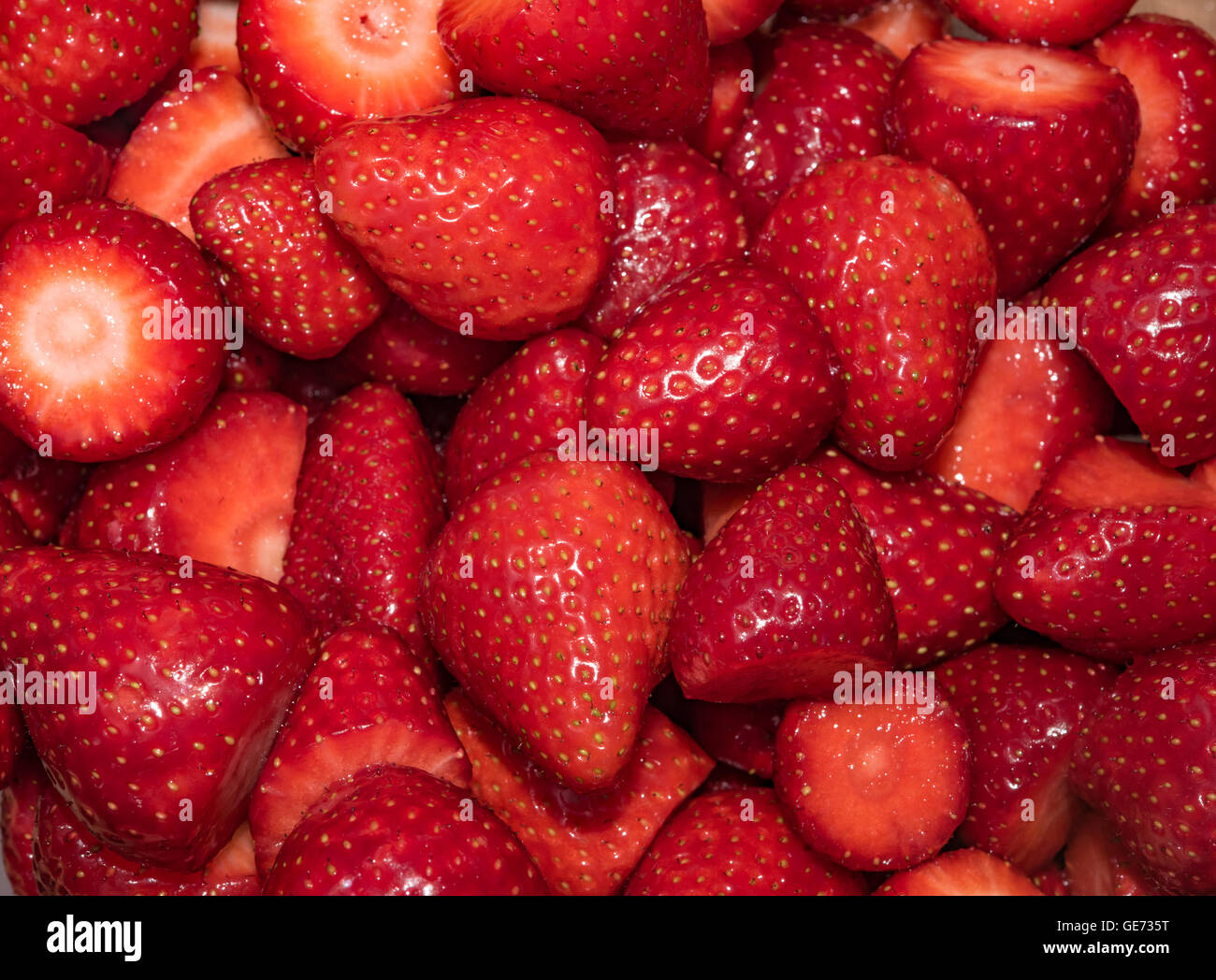 Chopped strawberries close up hi-res stock photography and images - Alamy