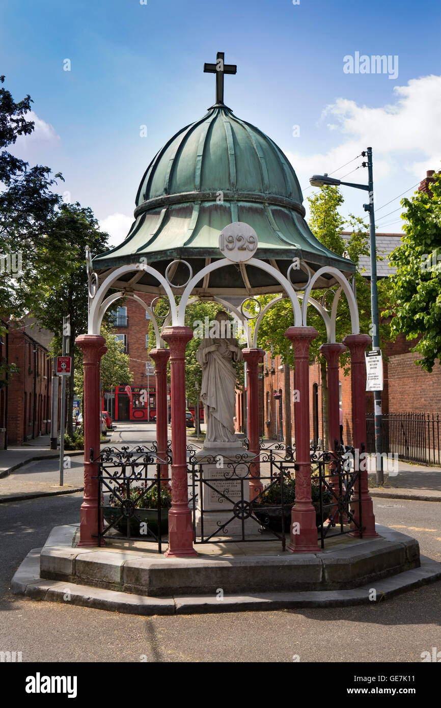 Ireland, Dublin, Grey Street, Reginald Street roundabout, 1929 statue