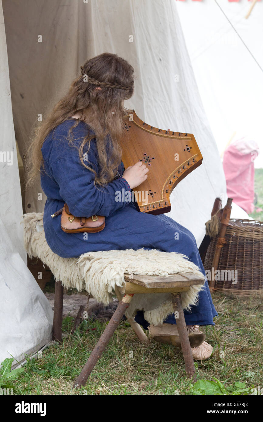 Psaltery and harp deals