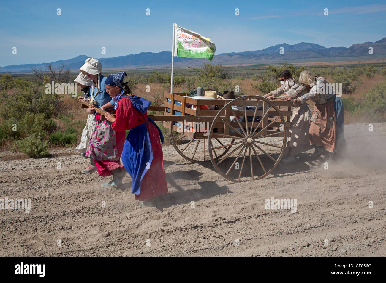 Mormon pioneer handcart hi-res stock photography and images - Alamy