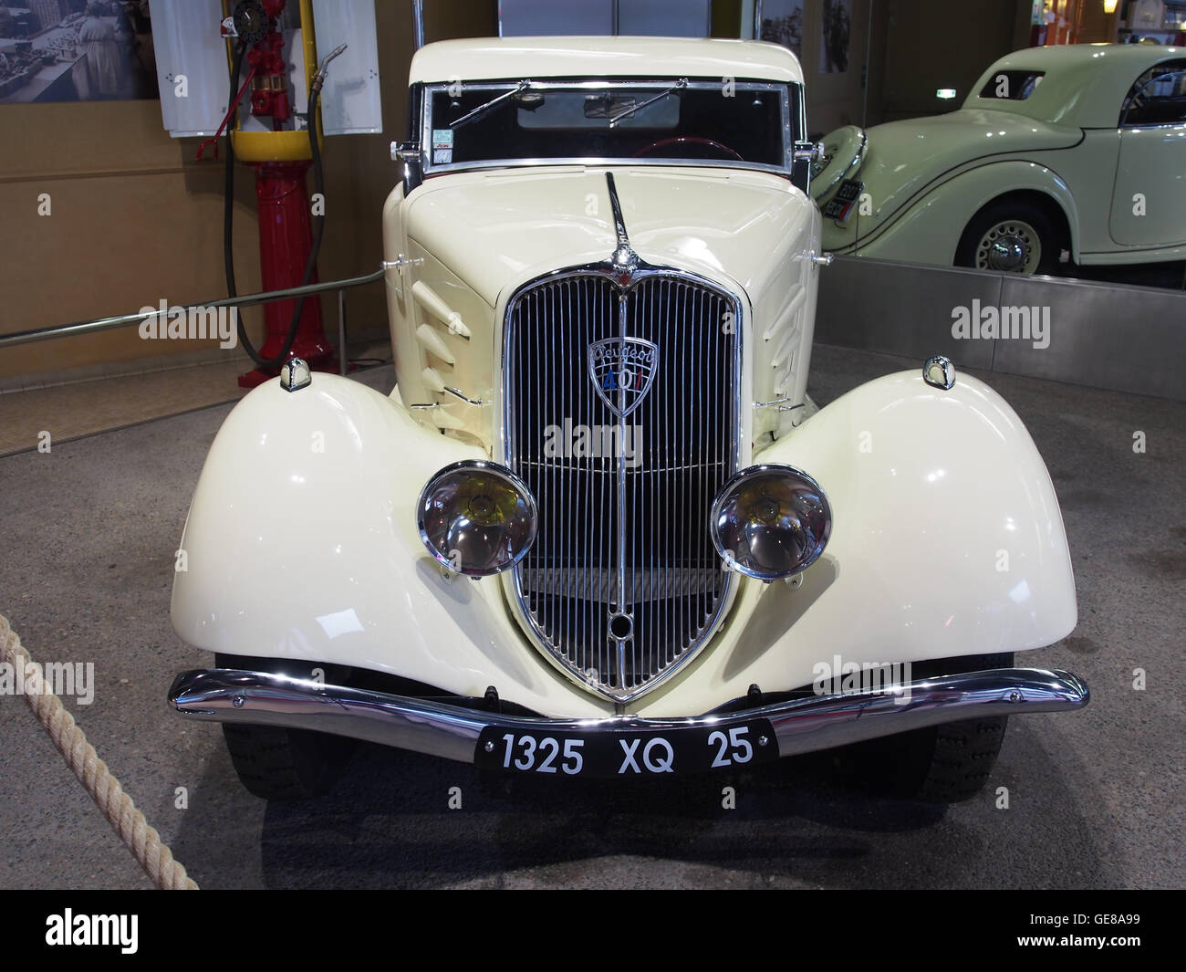 peugeot-401-hi-res-stock-photography-and-images-alamy