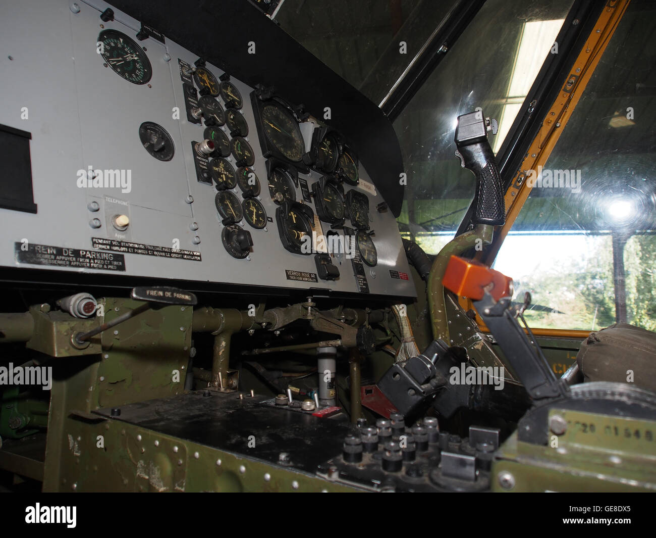 68 dk sud aviation h 34a choctaw sa59 cockpit hi-res stock photography ...