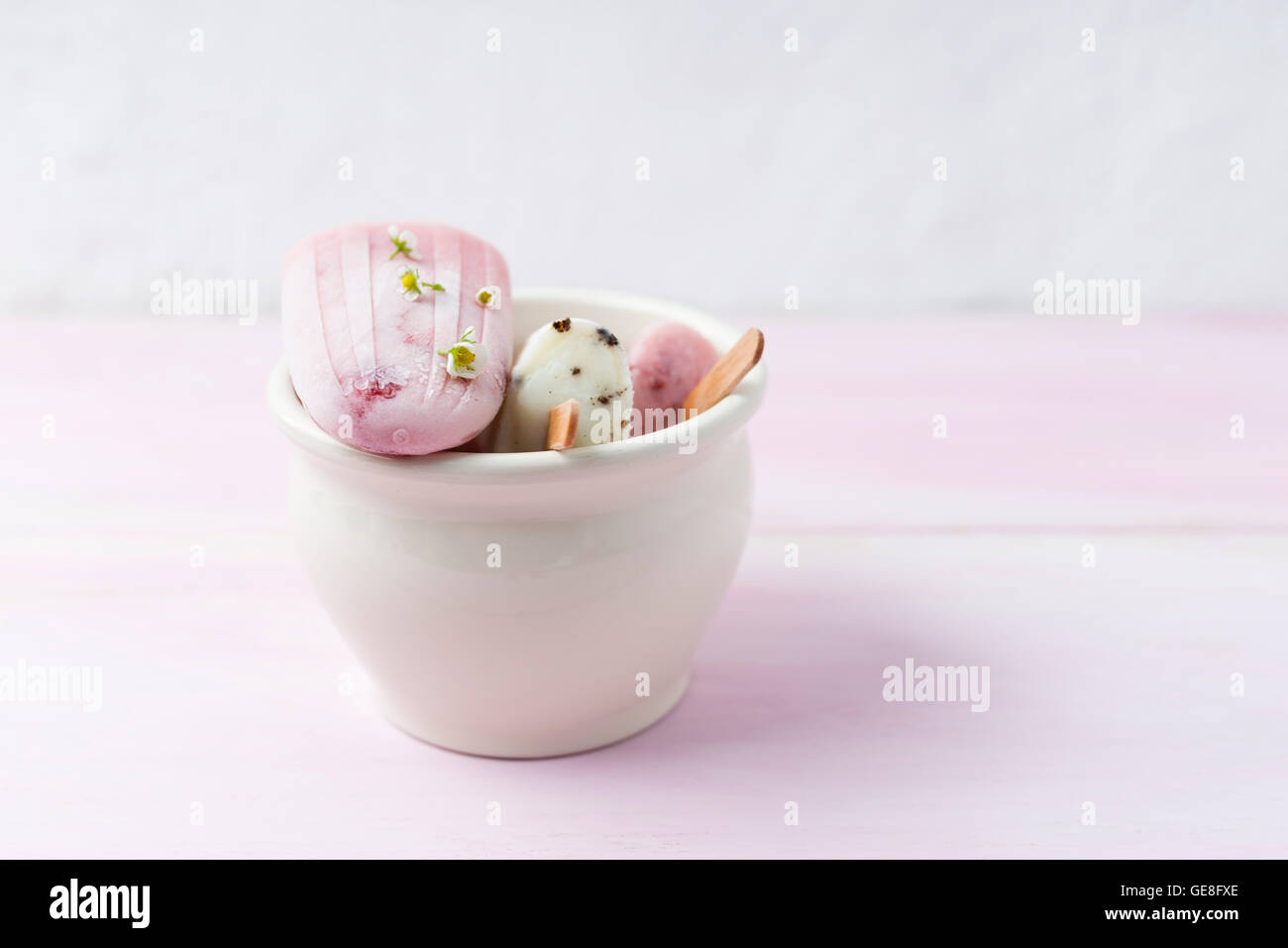 Buttermilk ice cream, strawberry and vanilla Stock Photo Alamy