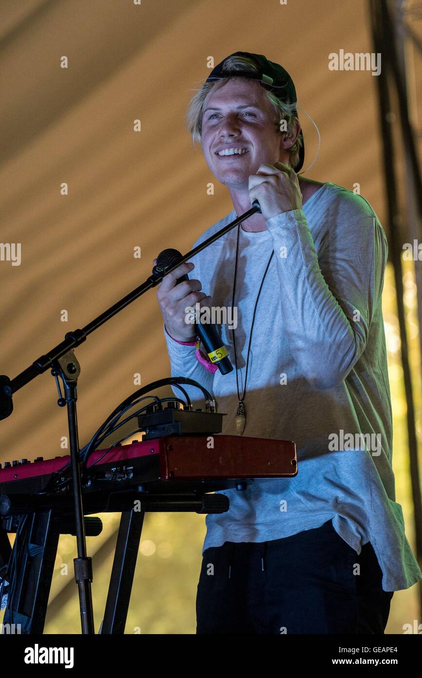 New York, NY, USA. 24th July, 2016. Tyrone Lindqvist, RÜFÜS DU SOL, Rufus du Sol on stage for Panorama Festival Presented by Goldenvoice - SUN, Randall's Island Park, New York, NY July 24, 2016. Credit:  Steven Ferdman/Everett Collection/Alamy Live News Stock Photo