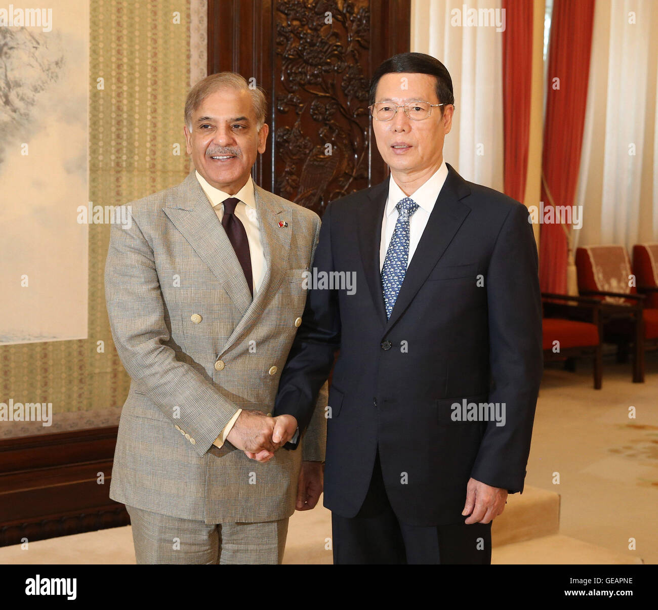 (160725) -- BEIJING, July 25, 2016 (Xinhua) -- Chinese Vice Premier Zhang Gaoli (R) meets with a Pakistan Muslim League (Nawaz Sharif Group) delegation led by Chief Minister of Punjab Shahbaz Sharif in Beijing, capital of China, July 25, 2016. (Xinhua/Ma Zhancheng)(mcg) Stock Photo