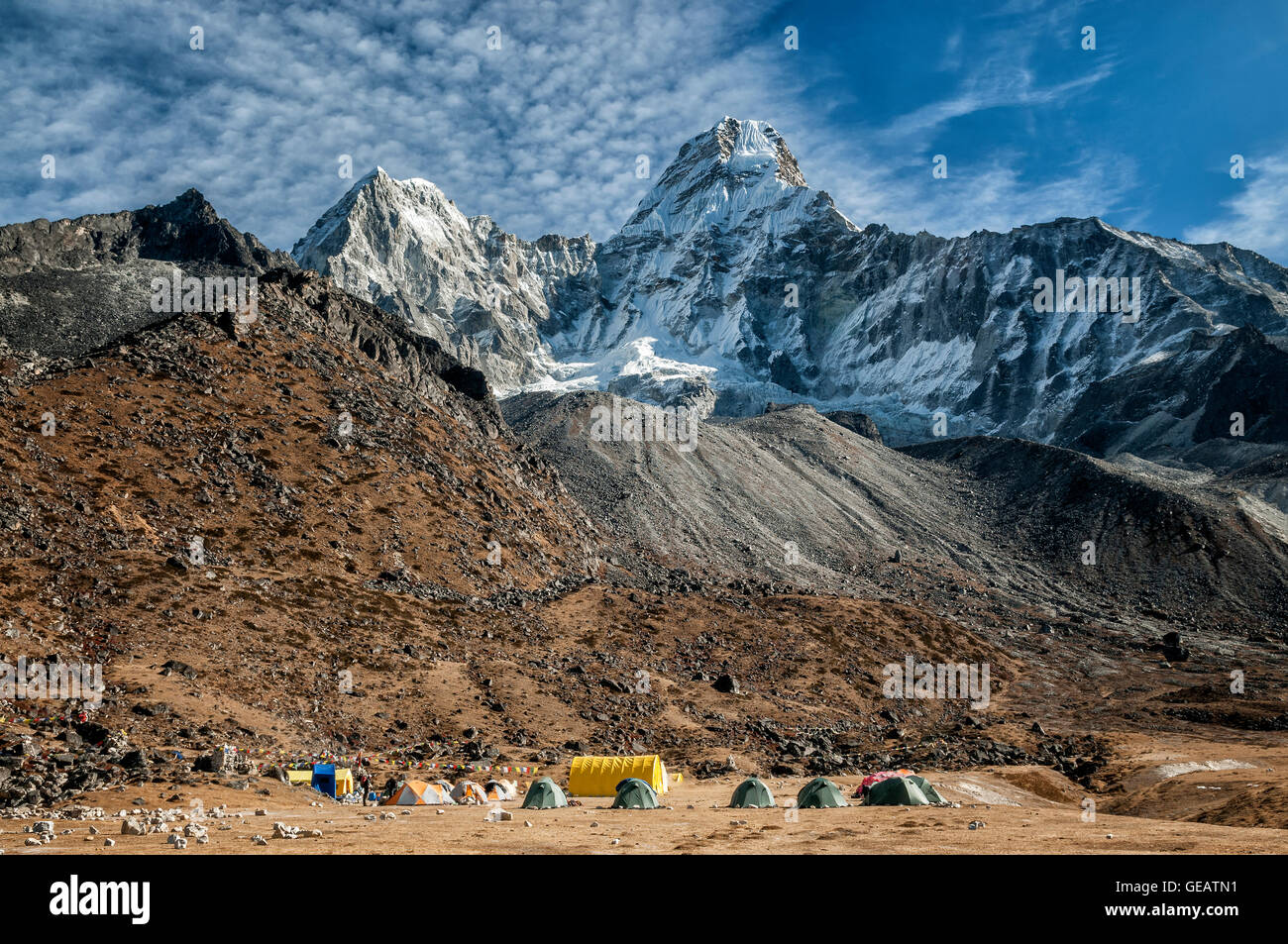 Nepal, Himalaya, Solo Khumbu, Ama Dablam, base camp Stock Photo Alamy